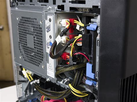 Alienware PC Inside に対する画像結果