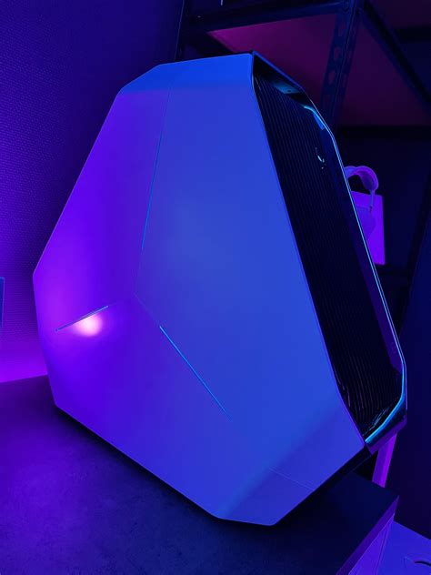 Image result for Alienware Area 51 Side-Panel