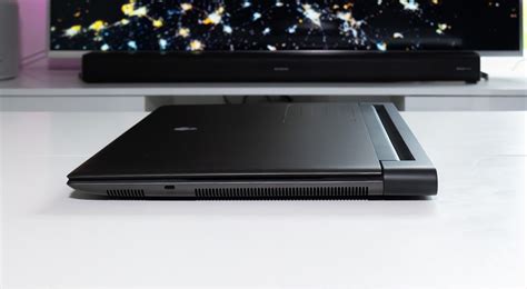 Alienware M18 USB Port に対する画像結果