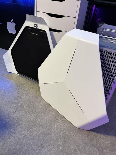 Image result for Alienware Area 51 Side-Panel