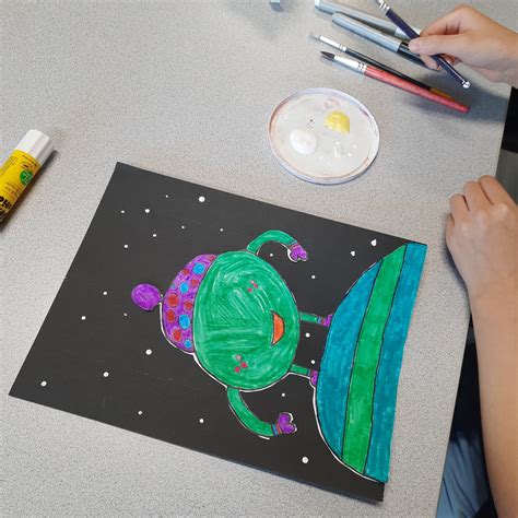 Toradh íomhá ar Alien Art Project