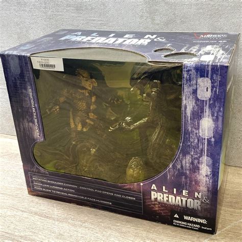 Alien vs Predator Shadow Box に対する画像結果