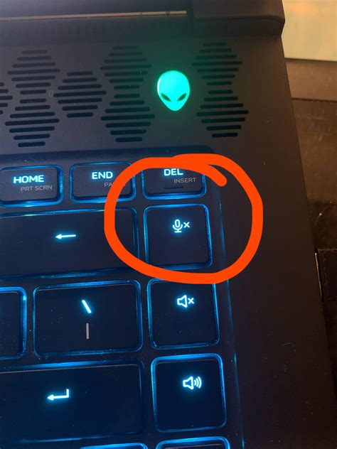 Alienware M18 Yellow Power Button に対する画像結果
