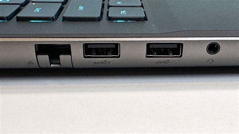 Alienware M18 USB Port に対する画像結果