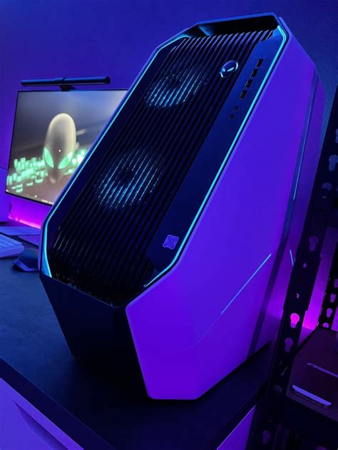 Image result for Alienware Area 51 Side-Panel