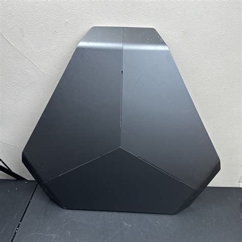 Toradh íomhá ar Alienware Area 51 Side-Panel