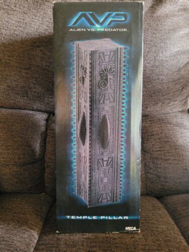 Afbeeldingsresultaten voor Alien vs Predator Pyramid