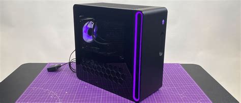 Alienware PC Inside に対する画像結果