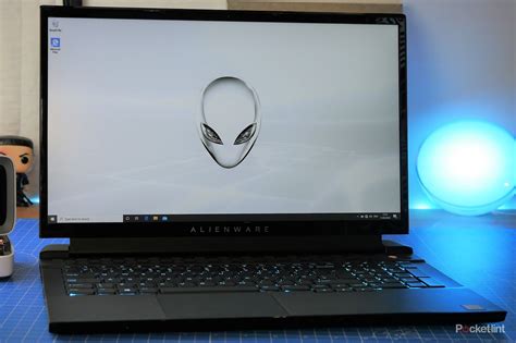 Image result for Alienware M17-R1