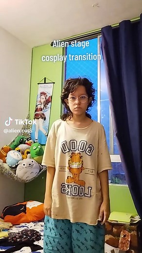 Exciting Alien Stage Cosplay Transition