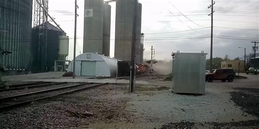 VIDEO: Bystander catches BNSF train derailment on camera