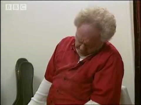 Extra Terrestrial Visit - Louis Theroux's Weird Weekends - BBC