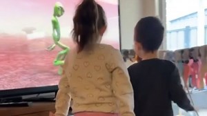 Kids' obsession with the viral green alien dance is HILARIOUSLY CONTAGIOUS!