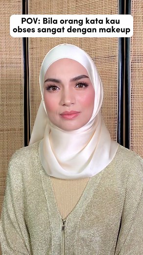 HAAA KAN AMYRA DAH MARAH! SIAPA YANG BERANI JUGDE TU 👀👀-Pantang kay orang yang suka judge bila kita obses dengan makeup. Mestila as gurlsss kita obses and suka pakai makeup kan? Hehe... 😘-Siapa yang still ingat ni scene drama apa? Cuba comment dkt bawah 😏👇🏻#caryacosmetics #caryacosmeticslover #jomberCARYA #newMAKEUPKIT #GoldenShineMakeupKit | Carya Cosmetics HQ