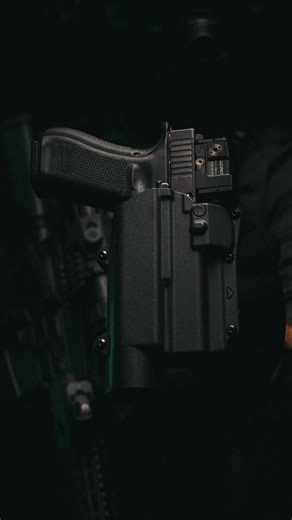Adapt to Every Environment® with the RAPID FORCE® Level II Holster. Available in large light, compact light, and no light options. | Alien Gear Holsters