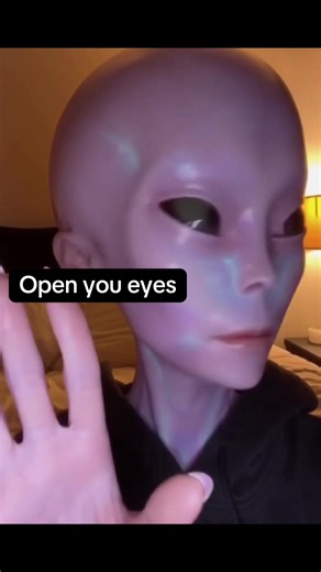 Hi welcome to my new home. #alien #viralvideo #fyp #space #shapeshift | aliens