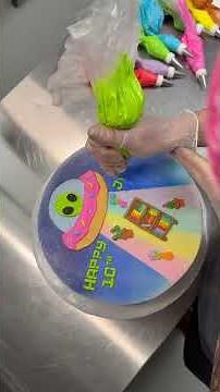 Alien cake with my remaining 2 brain cells 👽🎂 #bakerylife #birthdaycake #cake #buttercreamcakes