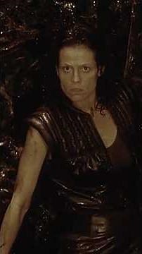 The Newborn KILLS Alien Queen! It only loves Ripley ❤️💀 Alien Resurrection.