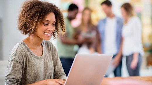 What is asynchronous work? (pros, cons, best practices)