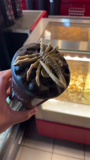 Best Alien & UFO Merch 2025 – Alien-Shopping Full Store Tour & Top Picks