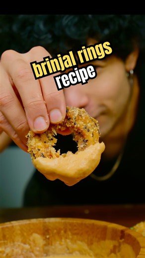 SRG YATHRA | Super Easy Eggplant Rings (Brinjal / Vazhuthana Snack) 🍆✨ Take fresh eggplants and slice them into round shapes. Carefully make a hole in... | Instagram