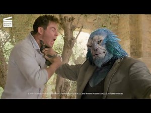 That's why you should trust an alien: Men in Black International (HD CLIP)