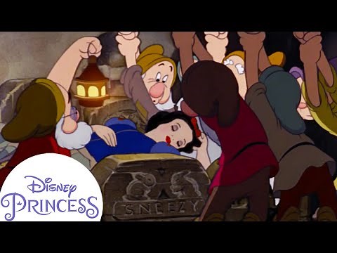 Waking Up Snow White | Snow White and the Seven Dwarfs | Disney Princess