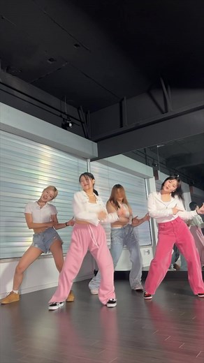 @Luina @MAY 메이 メイ @hursh @l_jay01 #ALNW #aliendancestudio #에일리언댄스스튜디오 #댄스챌린지 #dancechallenge #dance #dancer #pokemon #포켓몬스터 #포켓몬 #fyp #추천 #trending #trend #trendingvideo