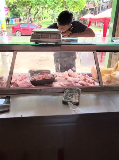 Iniciando el Sábado con Gratitud en la Carnicería