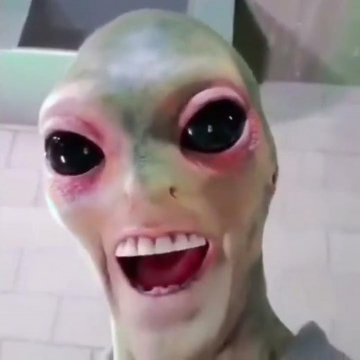 ALIEN LAUGH MEME SOUND