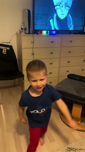 A Closer Look at Alien Stage Fans