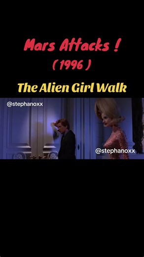 Mars Attacks! Alien Girl Walk - 1996 Movie Clip
