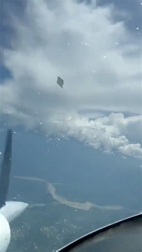 A Colombian pilot recorded a supposed unidentified flying object (UFO), also called an unidentified aerial phenomenon (UAP), while flying at 12,500 feet. The object is somewhat disc shaped and shiny. Some are saying that the video is solid proof of an undisclosed technology, while others are claiming it's nothing more than a solar balloon which has a similar shape and color. While it appears that the object flies by the aircraft, it may be just an optical illusion of the aircraft's own speed fly