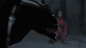 "We have an animatronic Alien Warrior and it has points of movement in it that are somewhat different from a man in a suit, so that it can get into poses and attitudes that a man in a suit can't get into." - Alec Gillis | Alien Vs. Predator