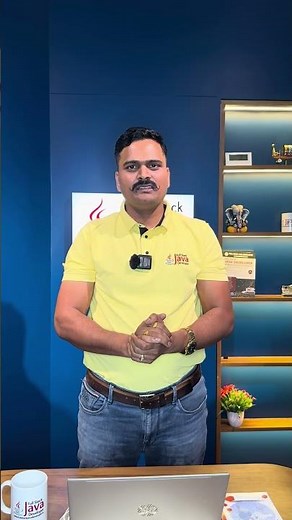 Create a custom immutable class in Java: