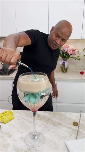 TIPSY BARTENDER 🍻🍹 | Giant Alien Brain #cocktails | Instagram