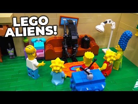 Aliens vs LEGO Minifigures Battles | BrickCon 2019