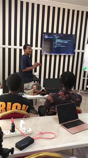 Hello, everyone! Our JavaScript class is now in session. If you’ve been thinking about learning JavaScript or stepping into the world of tech, this is the moment. There’s no better time than now, with the year just getting started. Reach out to us today. Take your first step towards your tech career with CodeCampus International. #techtips #techworld #trendin #naija #nigeriatiktok🇳🇬