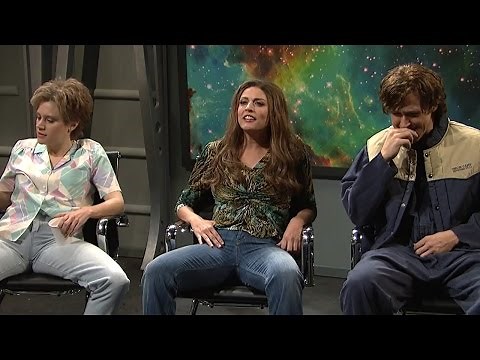 Ryan Gosling Can't Control Laughter During SNL Alien Abduction Skit