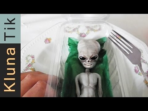 KLUNA Eating a LIVING ALIEN!! Kluna Tik Dinner #24 | ASMR eating sounds no talk