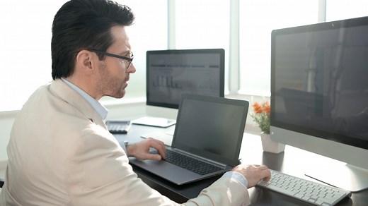 10 excellent PC monitoring software (key features, pricing)