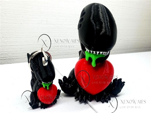 Valentine Baby Xenomorph Heart Keychain | 3D Printed Alien Gift for Him & Her | Horror Gamer Gift | Cute Valentine's Day Gift Idea - Etsy