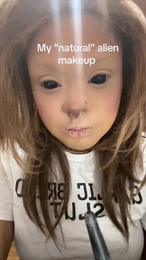 Alternative Alien Makeup Tutorial for Unique Looks