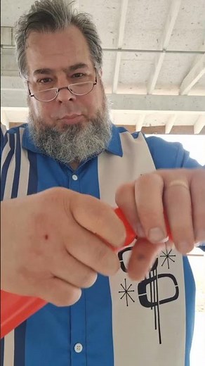 How to Make a Simple Giraffe Balloon: Easy Balloon Animal Tutorial - Day 2