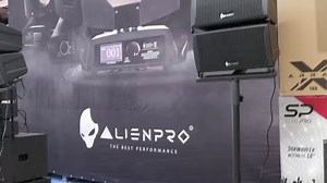 📢¡Sistema X-ARRAY 18!! el equipo ideal para ser usado en aplicaciones de DJ, conferencias y eventos corporativos, fácil de transportar y super sencillo a la hora de armar. ☑28,000 W PMPO de potencia ☑Subwoofer de 18" ☑2 satelites con 2 woofers de 6" ☑ 2 tweeters de 1.75" cada uno ☑Con tres modos de reproducción, USB, tarjeta SD y bluetooth ☑Entradas de señal RCA, Auxiliar y combo (XLR y plug 1/4) ☑Salida de señal XLR rango completo ☑Plug 1/4 para conexión de satélites 👉Cómpralo con tu distribu