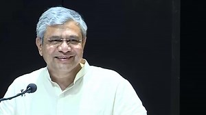 Vinod Dham Centre of Excellence for Semiconductors & Microelectronics inaugurated in Delhi. Strong focus on talent development for India’s semiconductor ecosystem. ✅ Chips to Start-up program: - Over 1 lakh students (B-Tech/ M-Tech/ PhD) onboarded - 263 institutions supported with world-class EDA tools - 65 R&D projects at 113 organisations - SMART lab at Nielit, Calicut - 170 trainings by ChipIN centre ✅ 20 ASICs fabricated at SCL foundry & 14 ASICs sent for fabrication. | Ashwini Vaishnaw