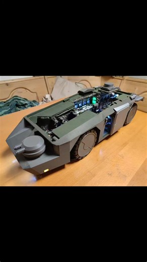 Incredible model of the APC from Aliens. #Aliens #colonialmarines | Movie Takedown