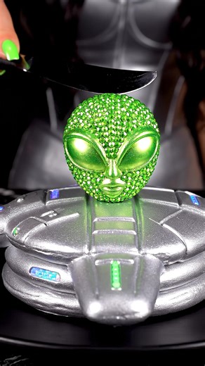 Alien Invasion Orb ASMR 👽🛸💚 No mic. No filming. No mess. No stress. Crystal alien outer core → slow slice → glowing neon center. 🔪✨ Metallic green extraterrestrial shell cracks open to reveal a luminous, glossy interior that melts into a smooth, hypnotic spread — pure sci-fi satisfaction. Wanna learn how to create viral ASMR orb videos like this using one AI tool — and actually get paid for it? 👀💰 Comment ASMR or click the link in our bio to start creating your own ✨ #asmr #oddlysatisfying