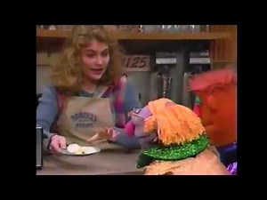 Sesame Street - Aliens learn about breakfast