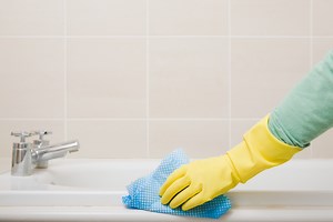 How to Disinfect and Clean a Bathtub or Shower with Bleach | Clorox™